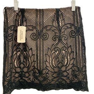 💥 NWT Forever 21 Mini Skirt Black Lace with Beige Lining Woman’s Small